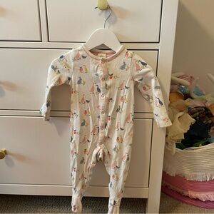 Baby Boden Spring Critters Print 6-9 Months Footie